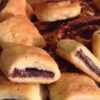 قراميش بالعجوة أو الملبن